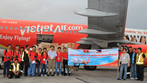 VietJetAir supports Vietnamese nationals to return home